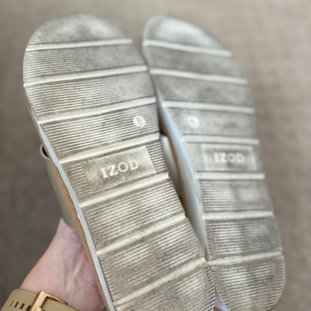 IZOD comfort plush cushioned gold metallic snd white Slide Sandals women’s Sz 8 - Picture 8 of 9